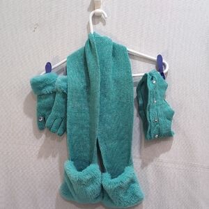 Cozy Teal Kids Mittens and Scarf Set